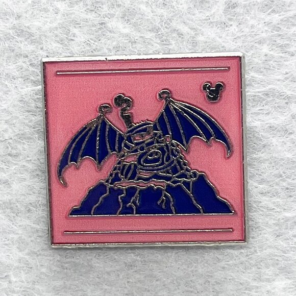 🔮 5/$25 Disney Cars Mater's Junkyard Jamboree‎ Heavy Metal Mater Pin - Picture 1 of 2